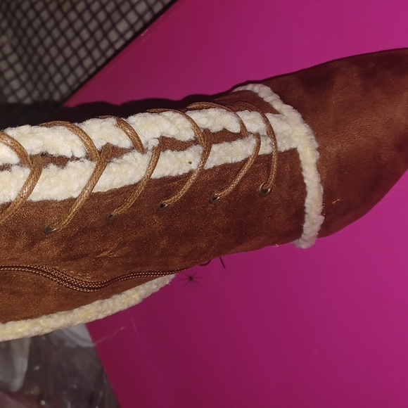 Shearling thigh high boot - Picture 3 of 4